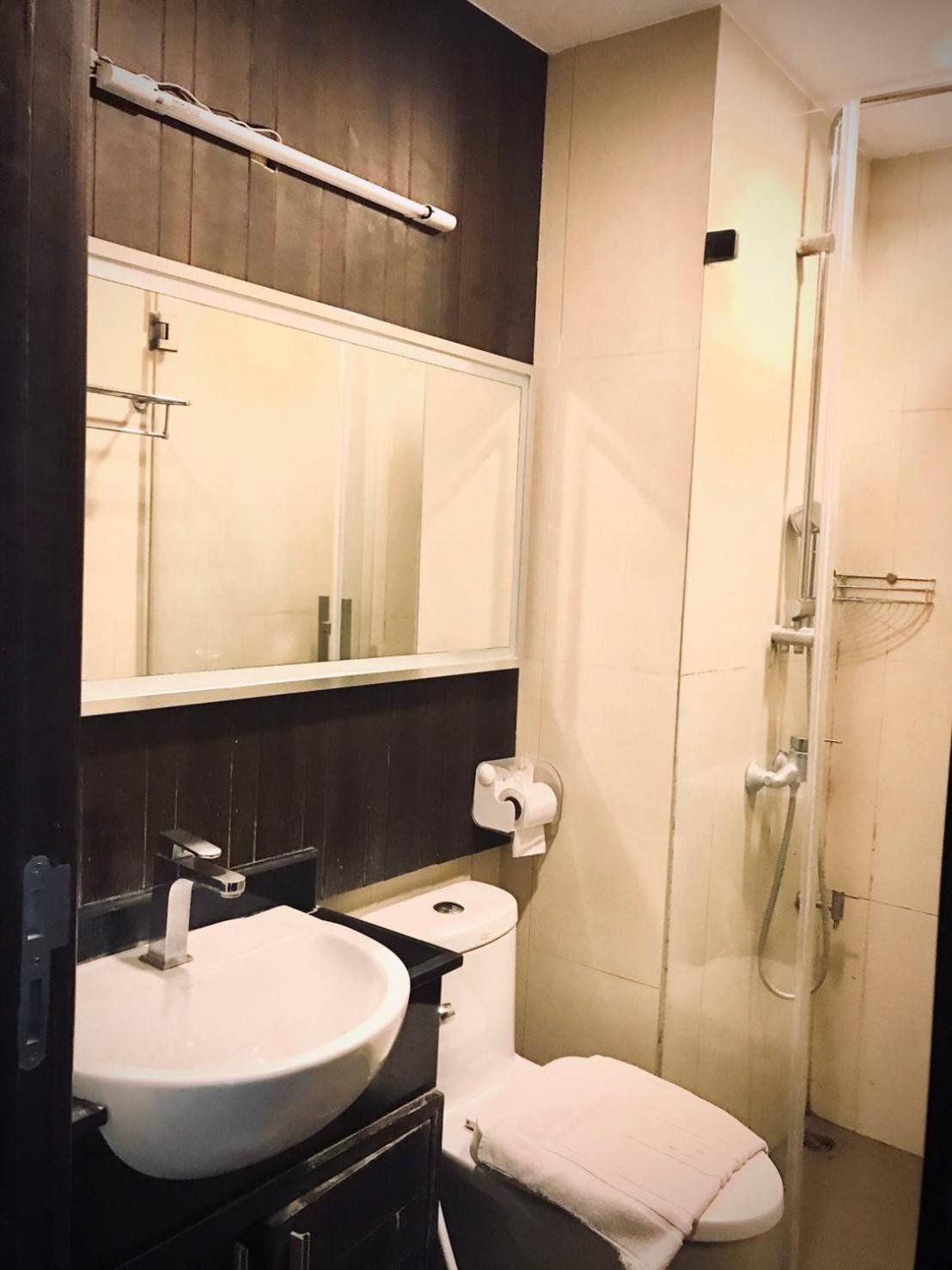 Huern Nana Jomsawan Hotel Phrae Ngoại thất bức ảnh
